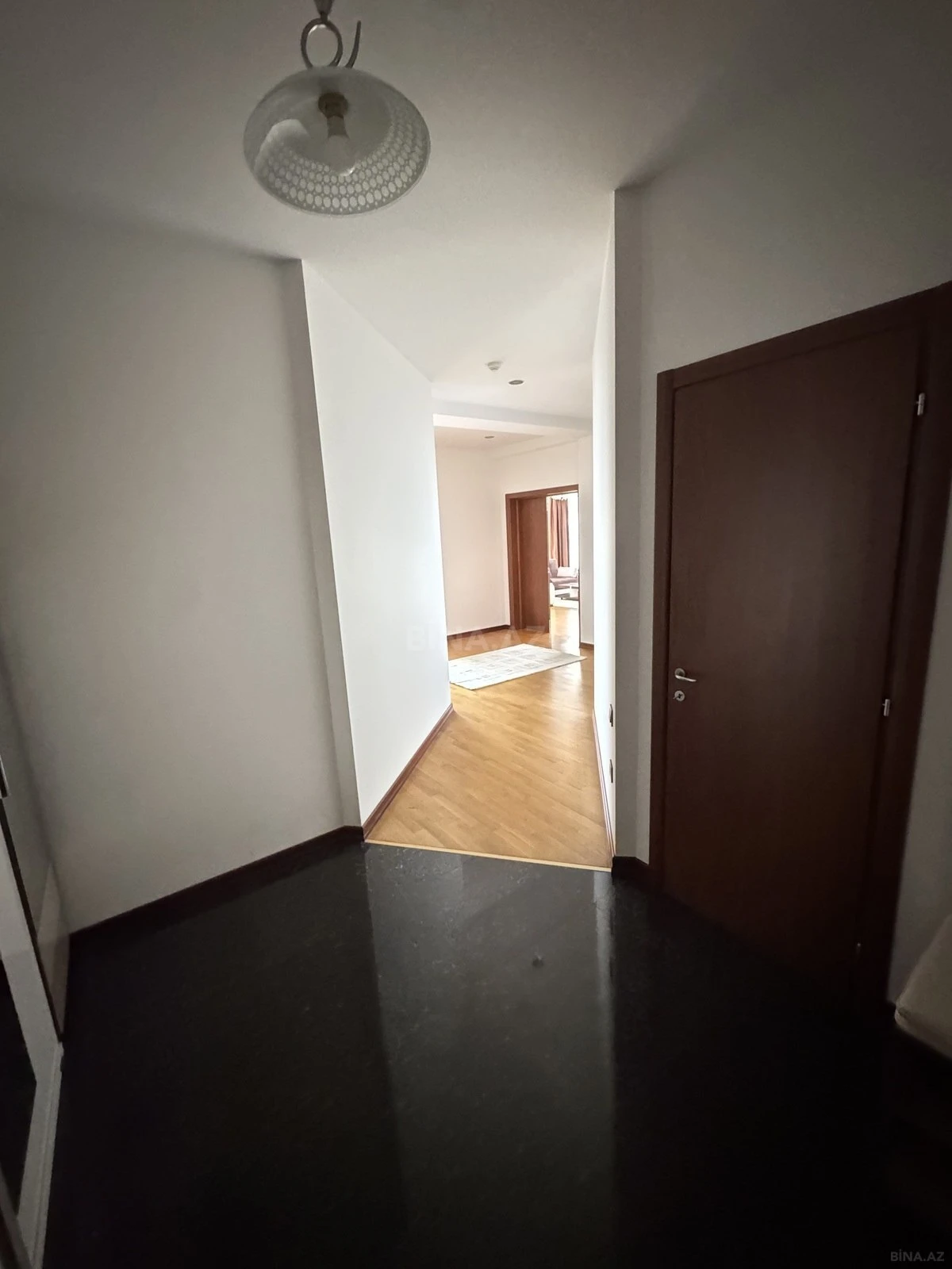 Kirayə verilir 3 otaqlı mənzil 160 m²
