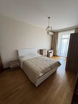 Kirayə verilir 3 otaqlı mənzil 160 m²