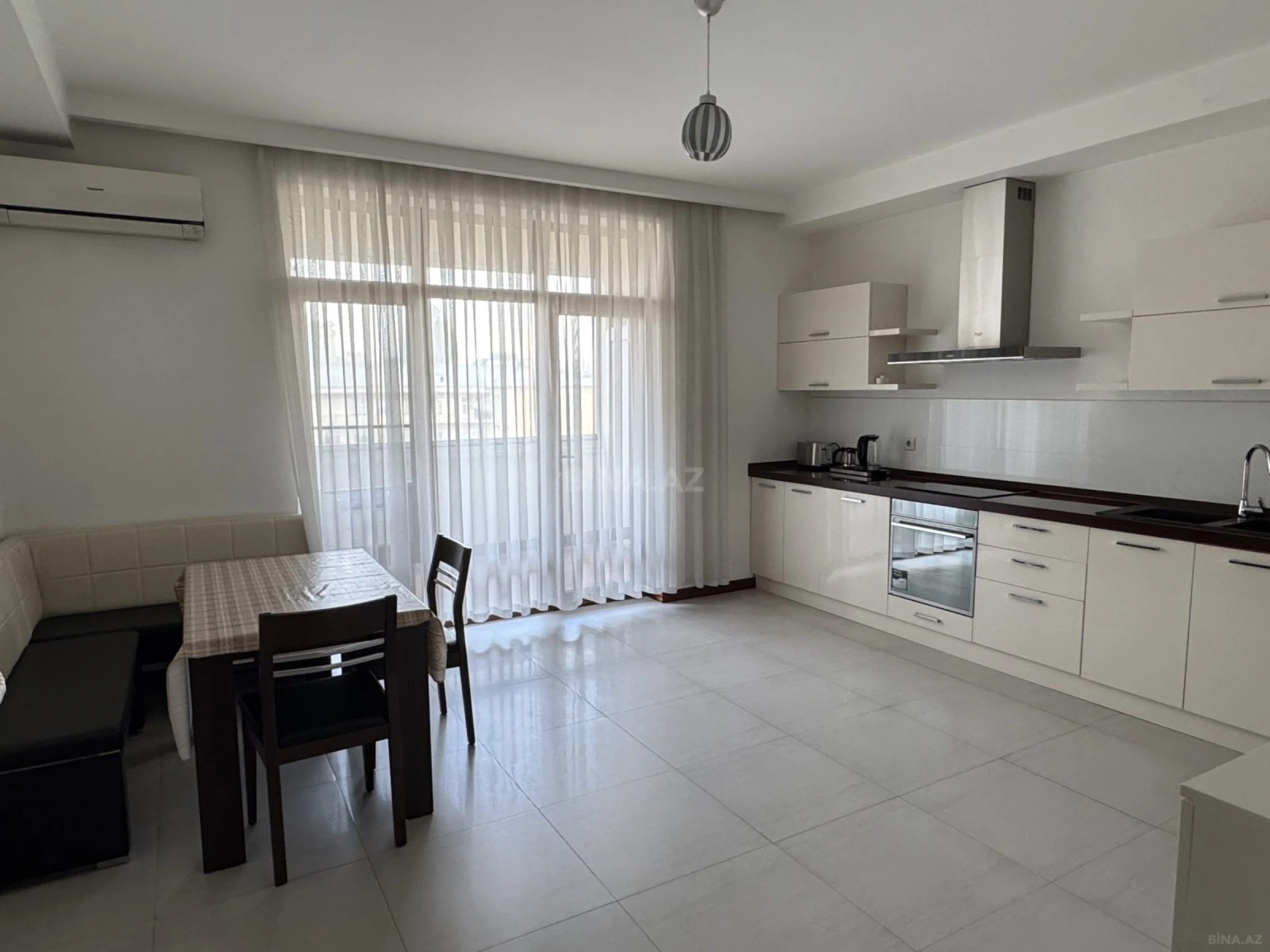 Kirayə verilir 3 otaqlı mənzil 160 m²