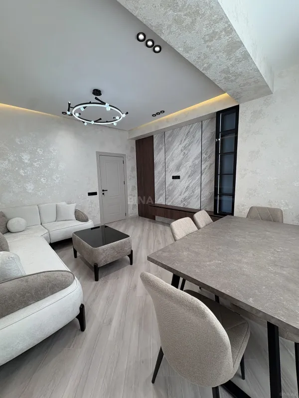 Satılır 2 otaqlı mənzil 80 m²