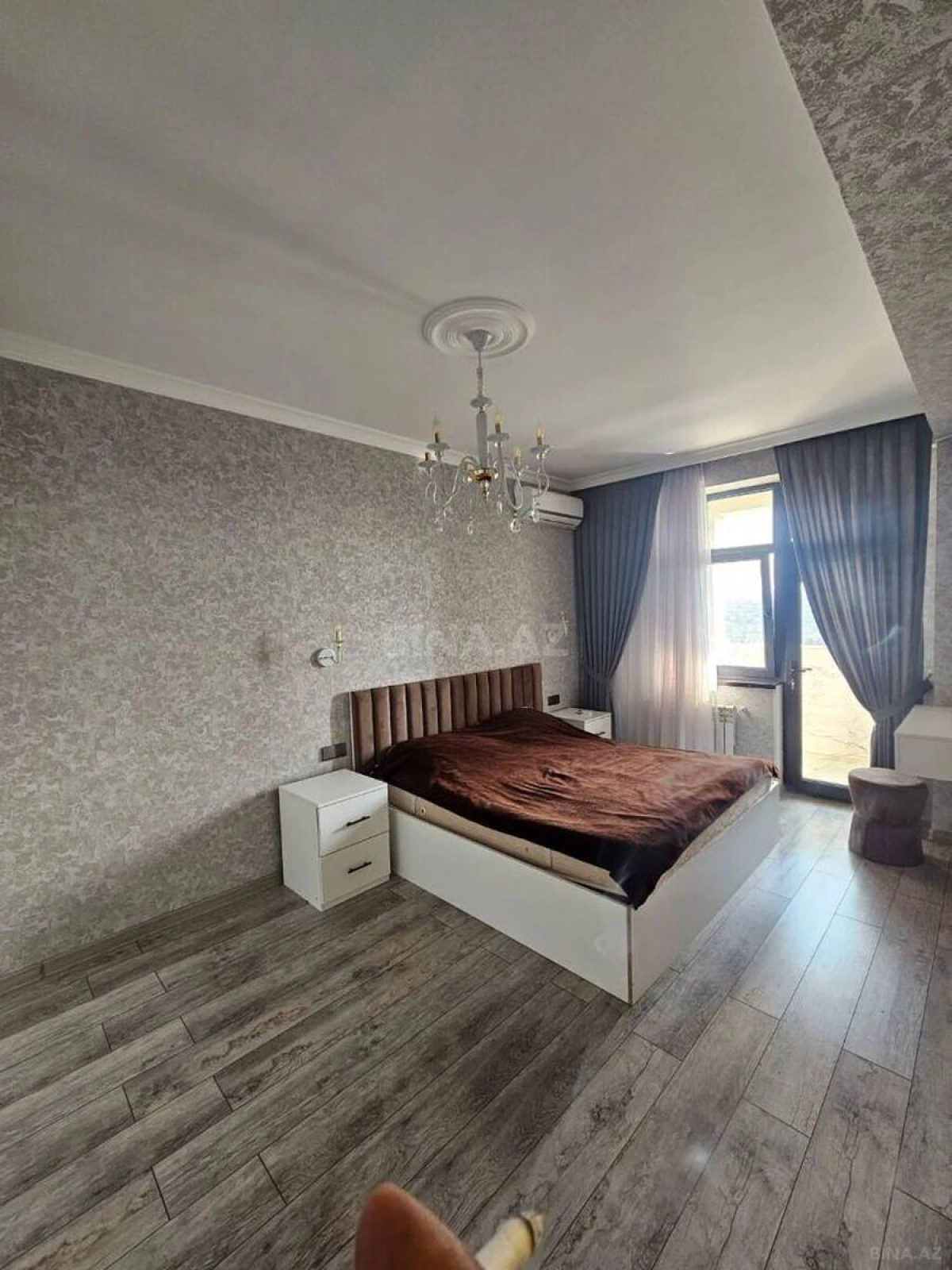 Satılır 2 otaqlı mənzil 72 m²