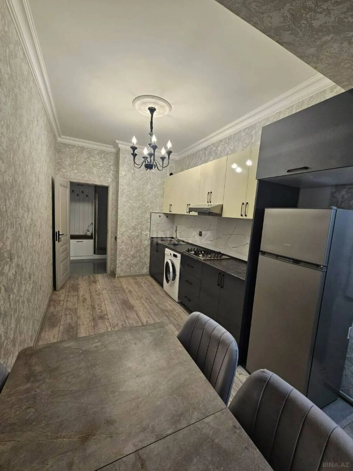 Satılır 2 otaqlı mənzil 72 m²