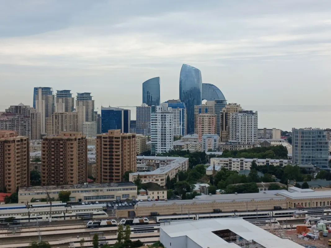 Satılır 2 otaqlı mənzil 85.5 m²