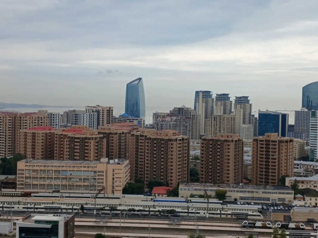 Satılır 2 otaqlı mənzil 85.5 m²