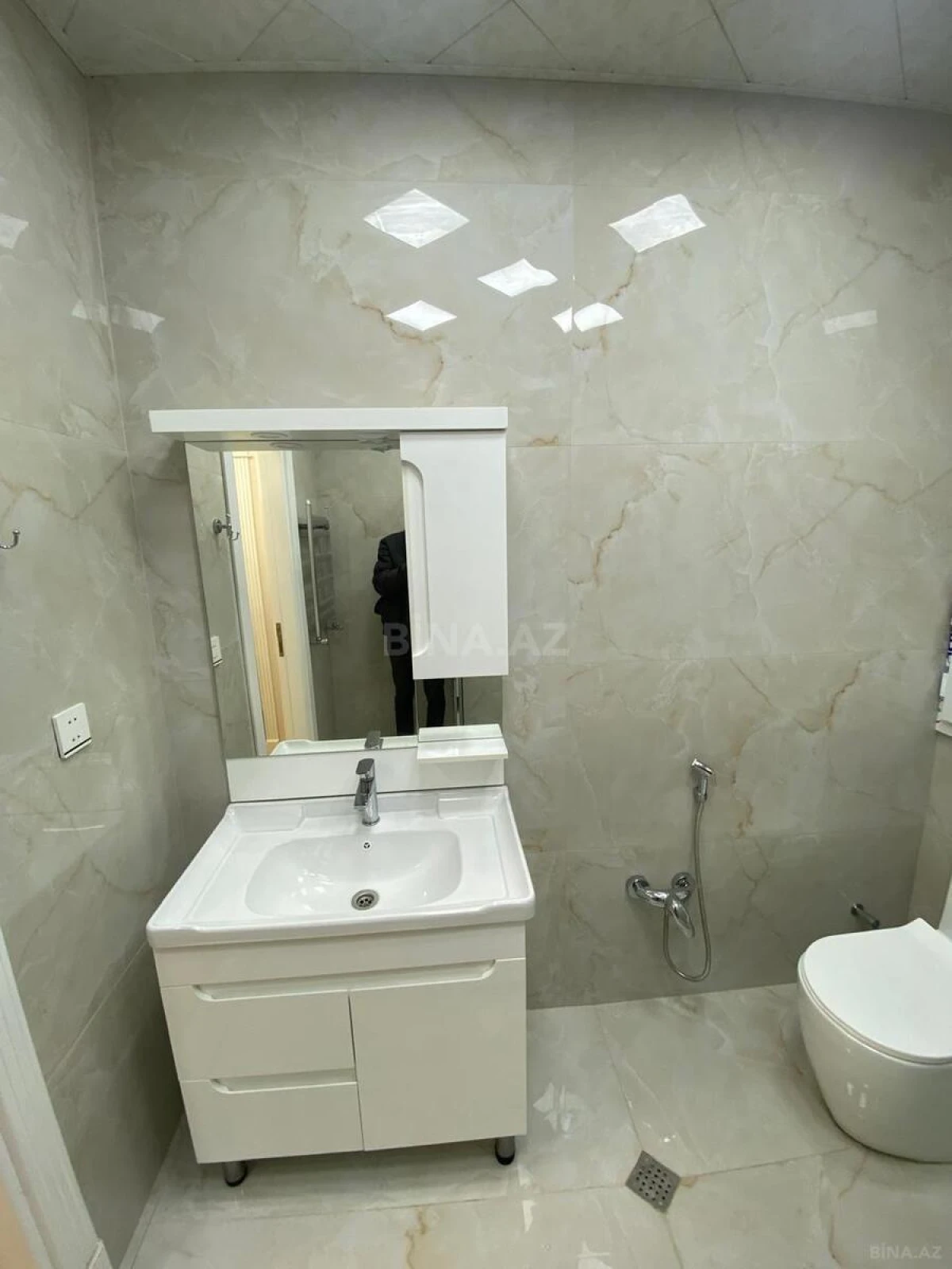 Kirayə verilir 1 otaqlı mənzil 50 m²