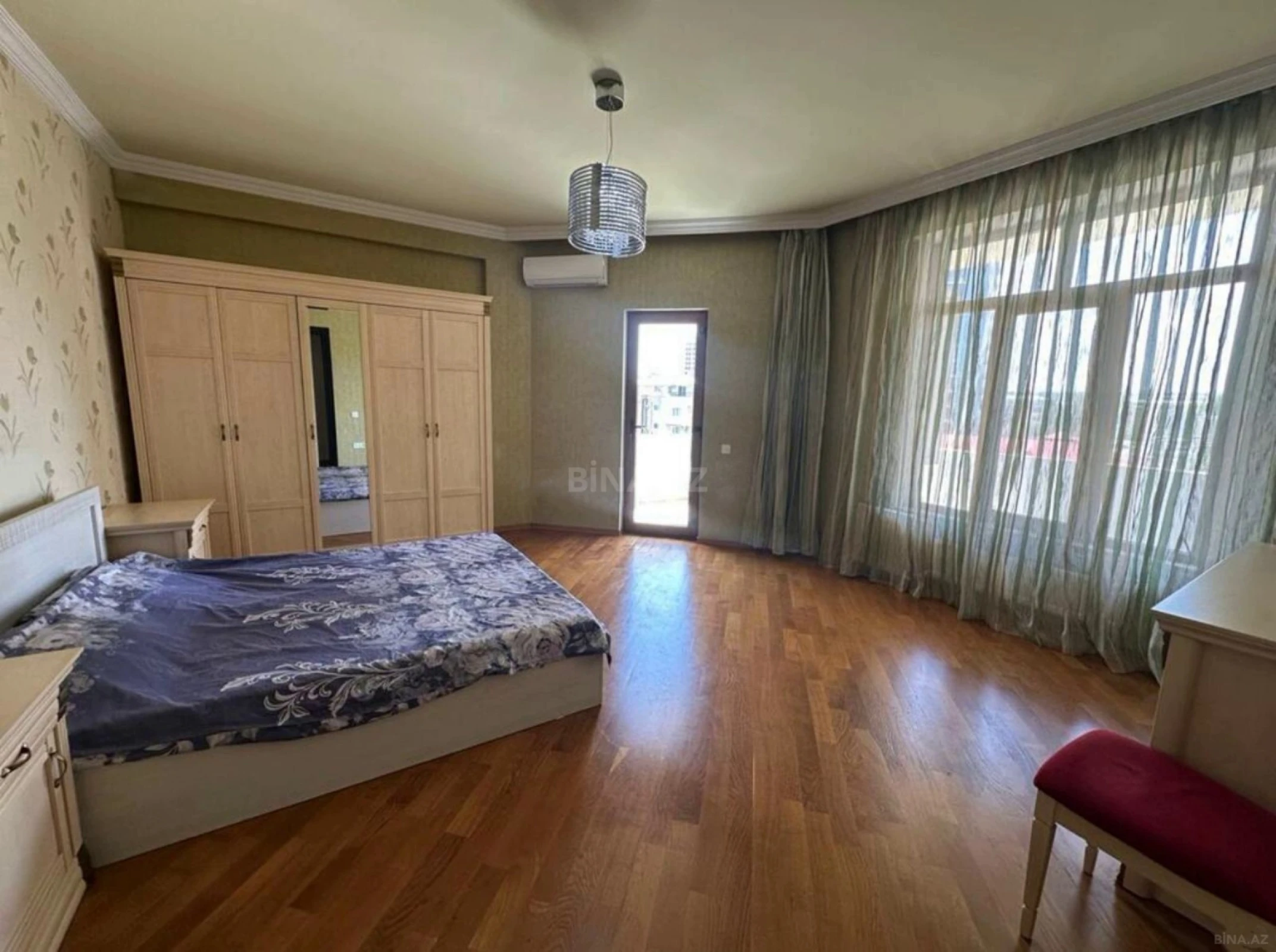 Kirayə verilir 3 otaqlı mənzil 120 m²