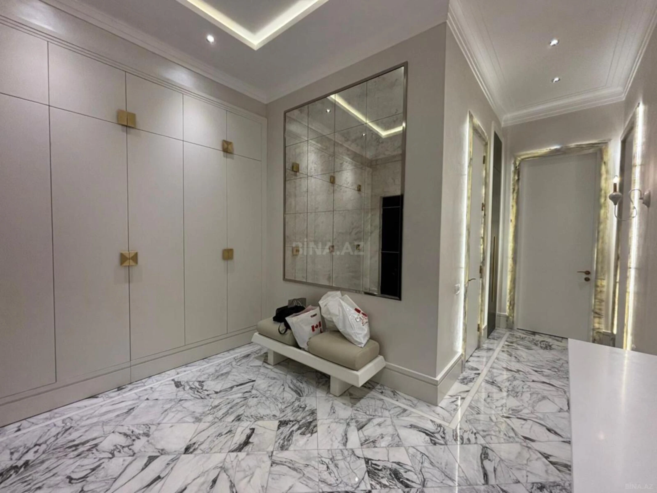 Kirayə verilir 3 otaqlı mənzil 115 m²