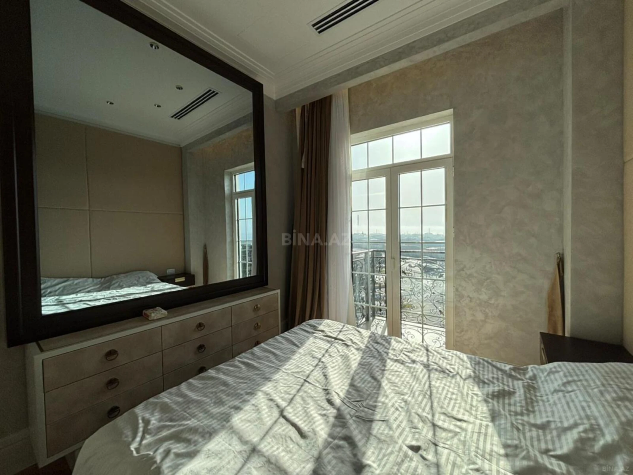 Kirayə verilir 3 otaqlı mənzil 115 m²