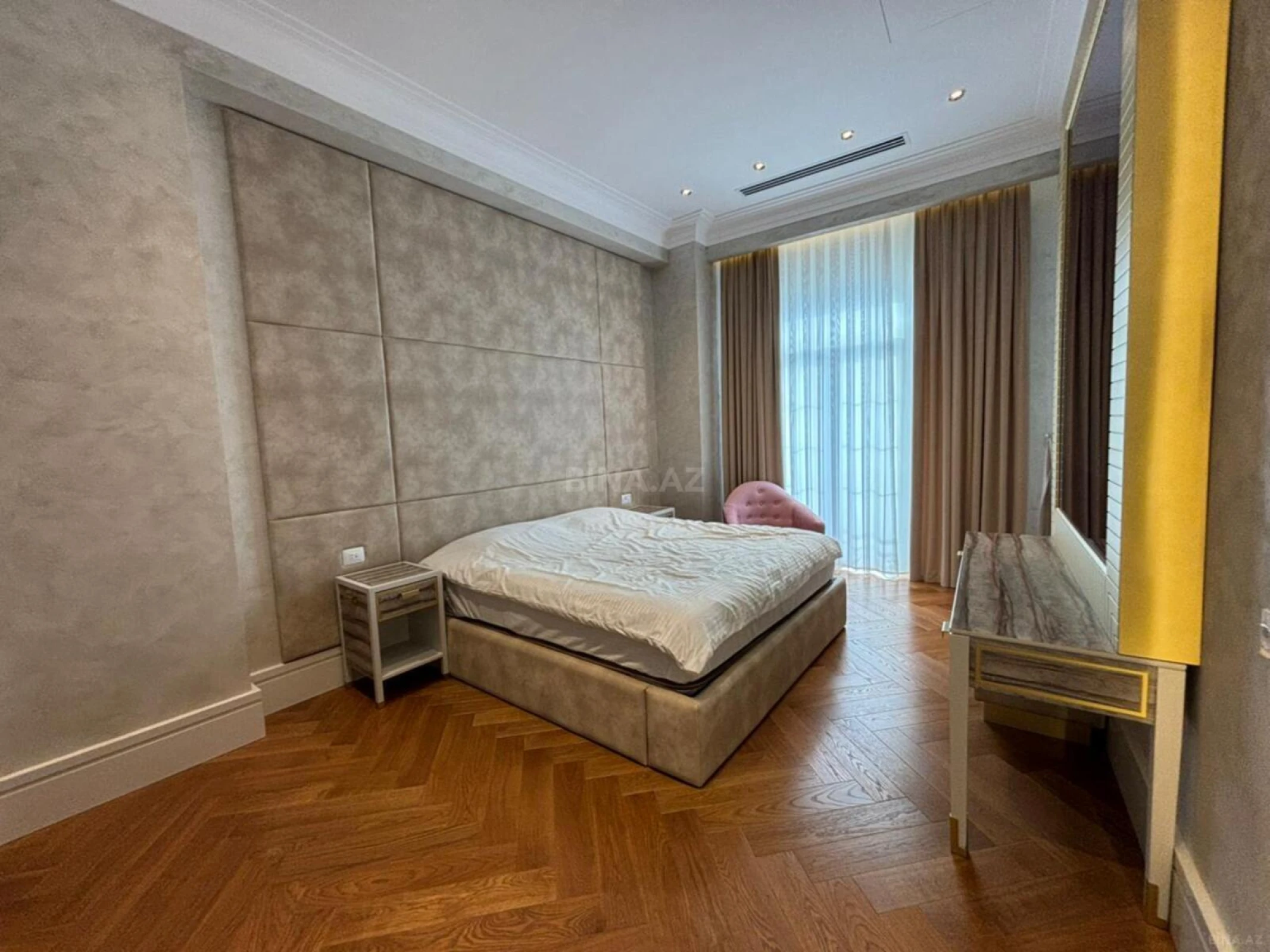 Kirayə verilir 3 otaqlı mənzil 115 m²