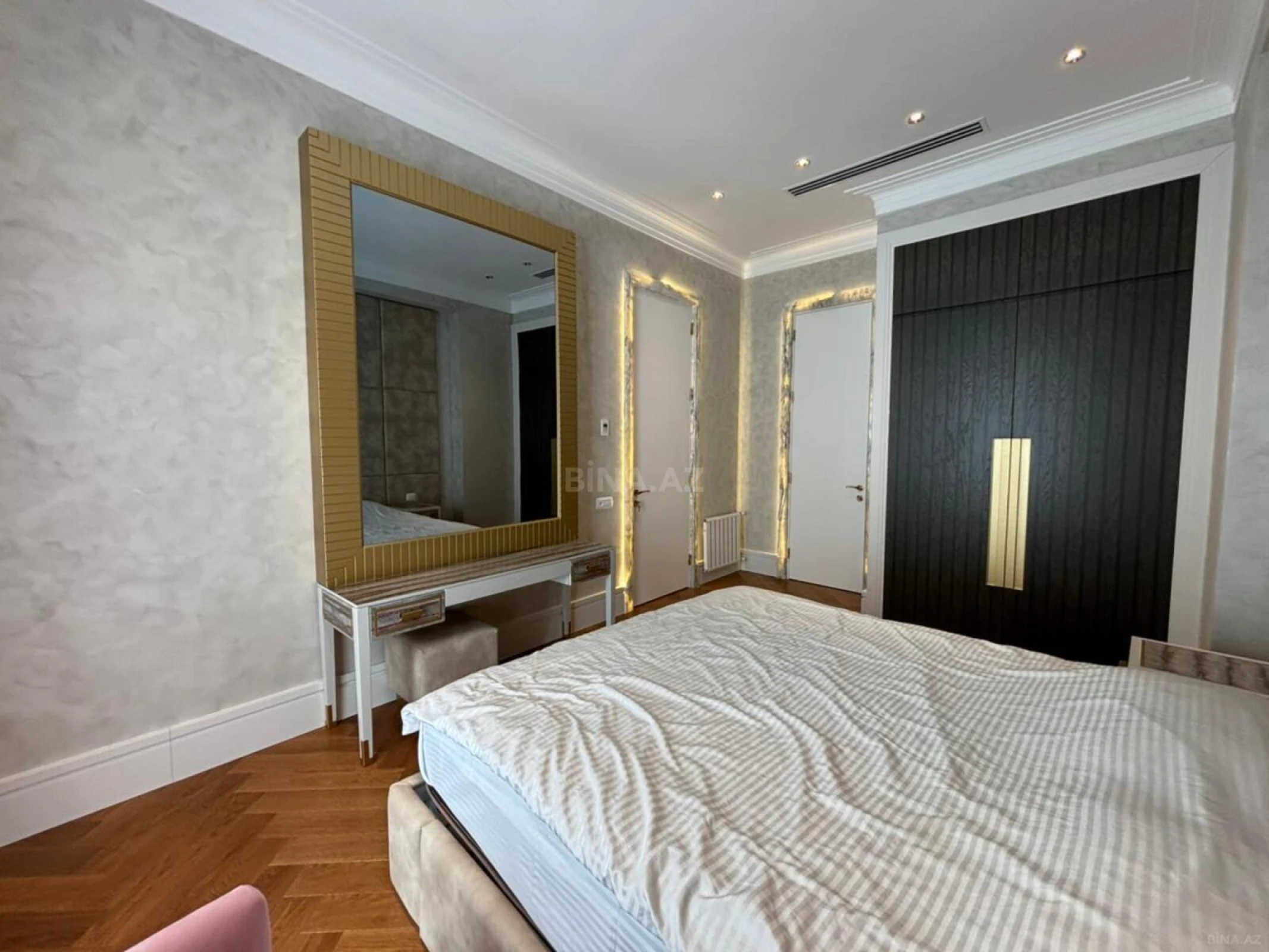 Kirayə verilir 3 otaqlı mənzil 115 m²