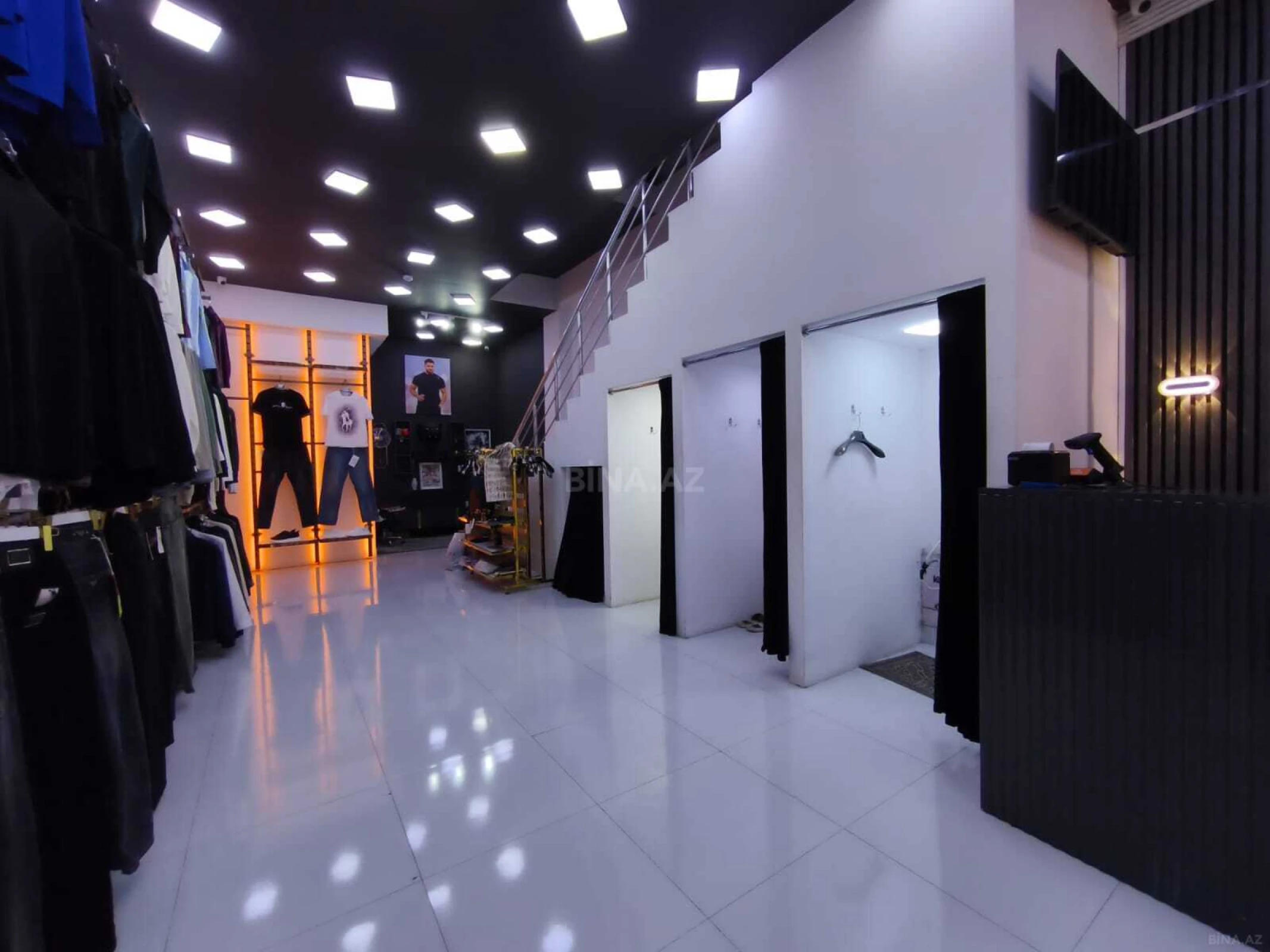 Satılır obyekt 300 m²