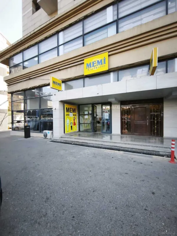 Satılır obyekt 300 m²