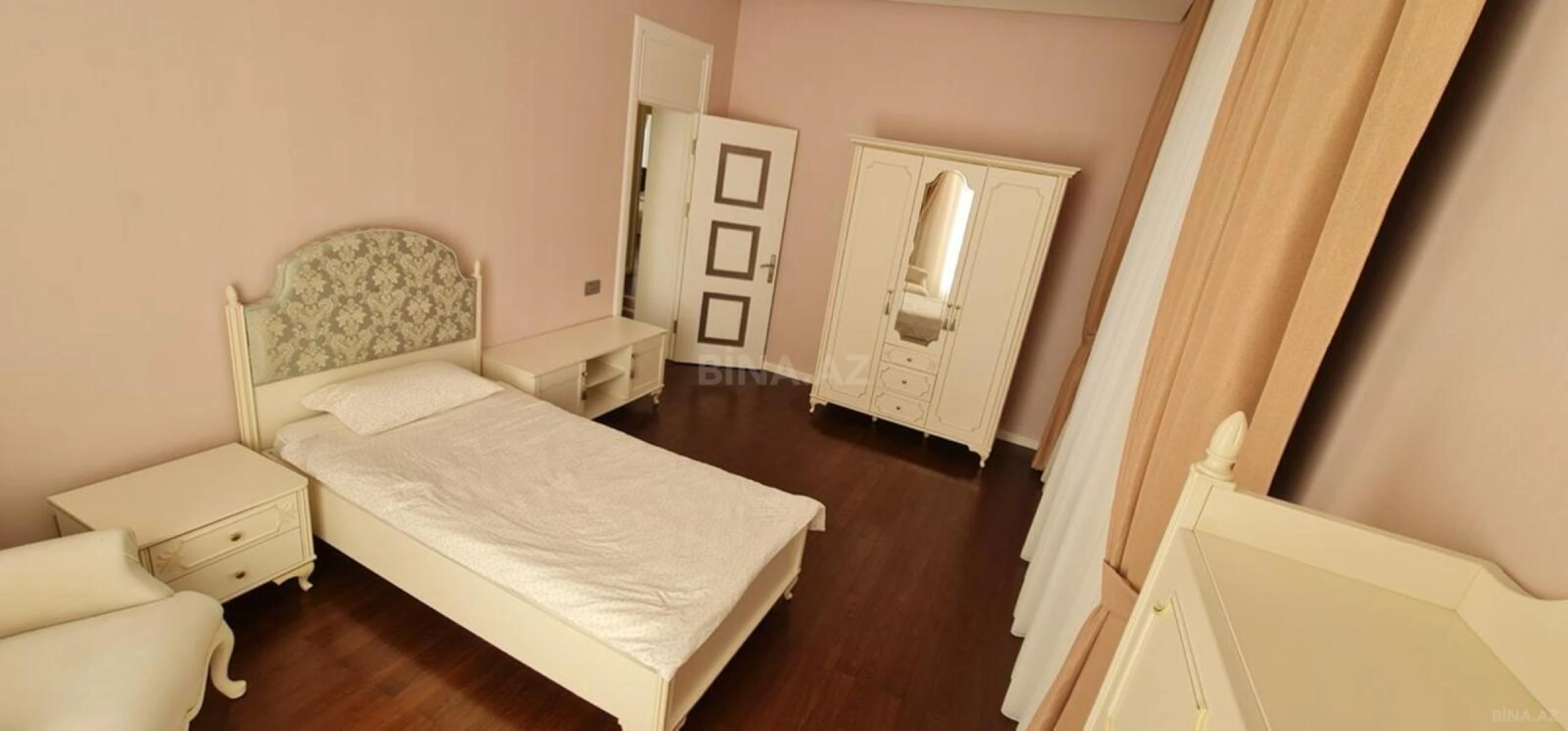 Kirayə verilir 5 otaqlı həyət evi 360 m²