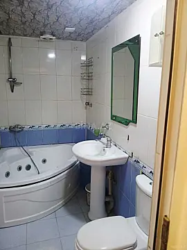 Kirayə verilir 2 otaqlı mənzil 76 m²
