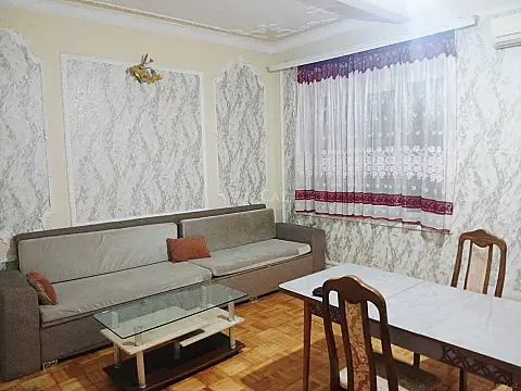 Kirayə verilir 2 otaqlı mənzil 76 m²