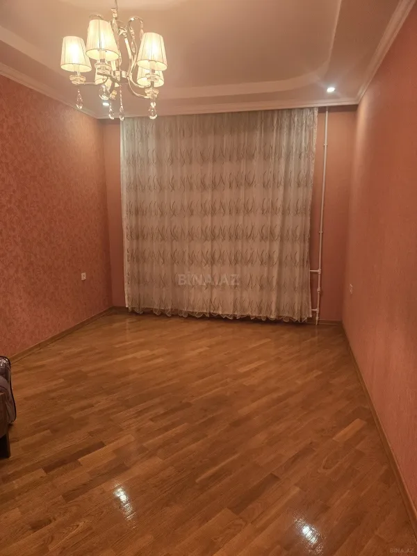 Satılır 4 otaqlı mənzil 120 m²