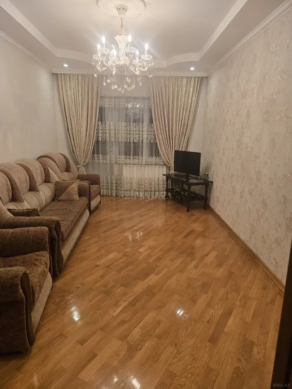 Satılır 4 otaqlı mənzil 120 m²