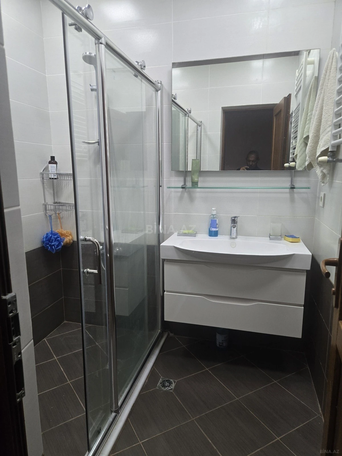 Satılır 4 otaqlı mənzil 120 m²