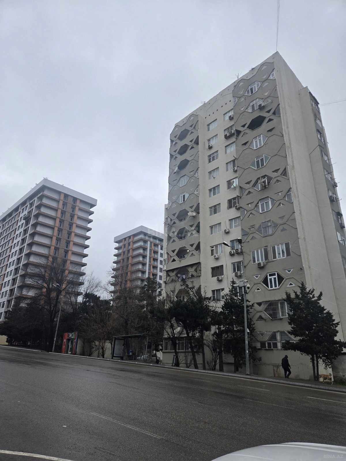 Satılır 4 otaqlı mənzil 120 m²