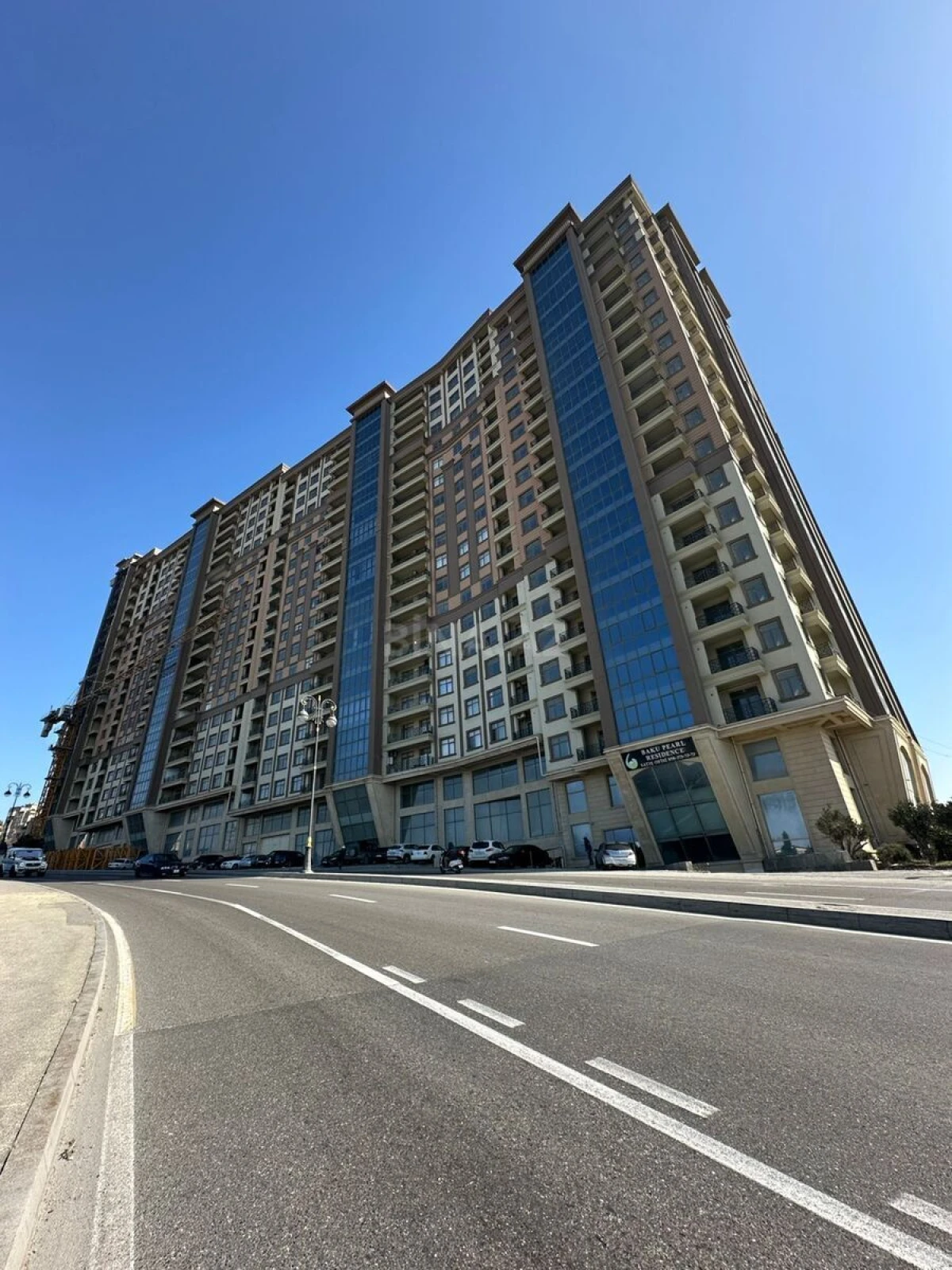 Satılır 3 otaqlı mənzil 140 m²