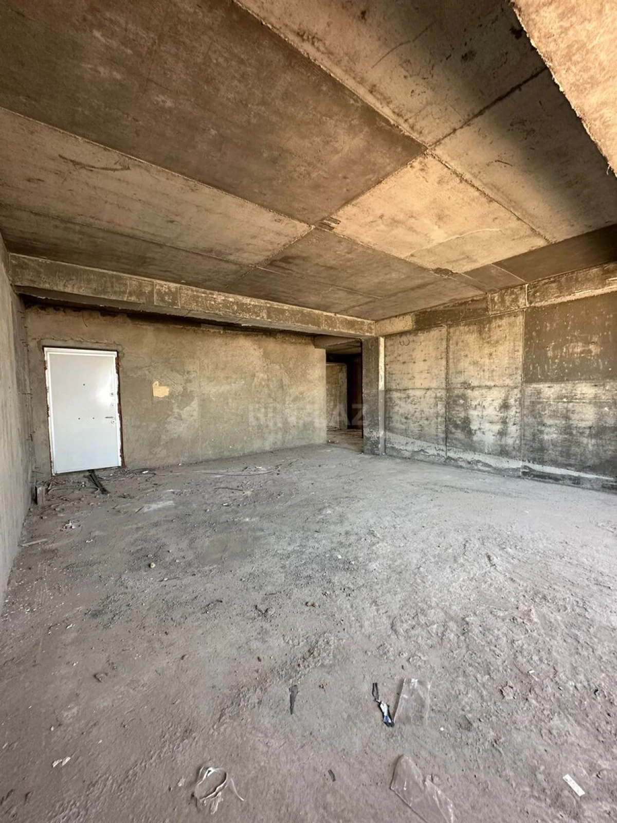 Satılır 3 otaqlı mənzil 140 m²