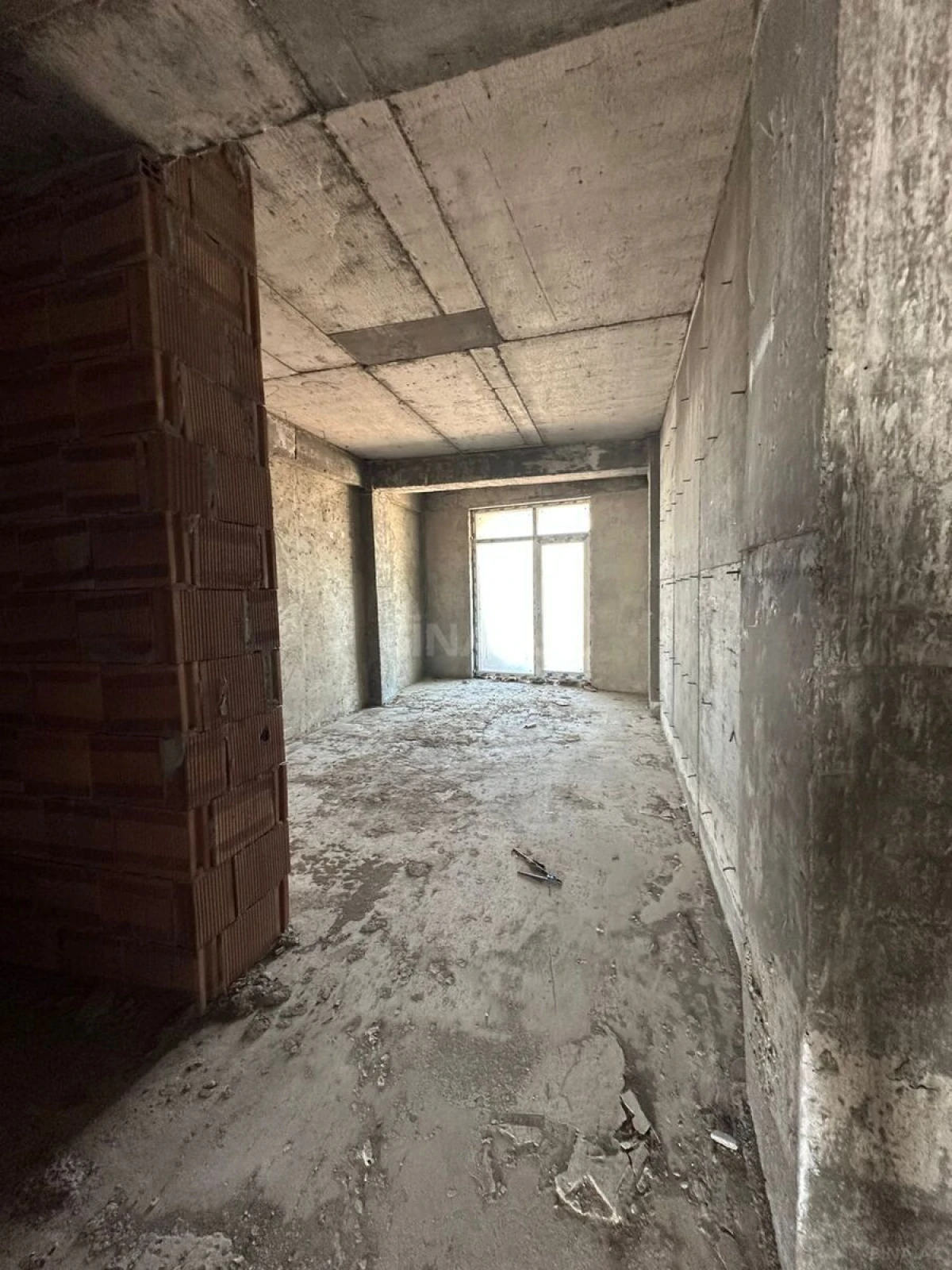 Satılır 3 otaqlı mənzil 140 m²