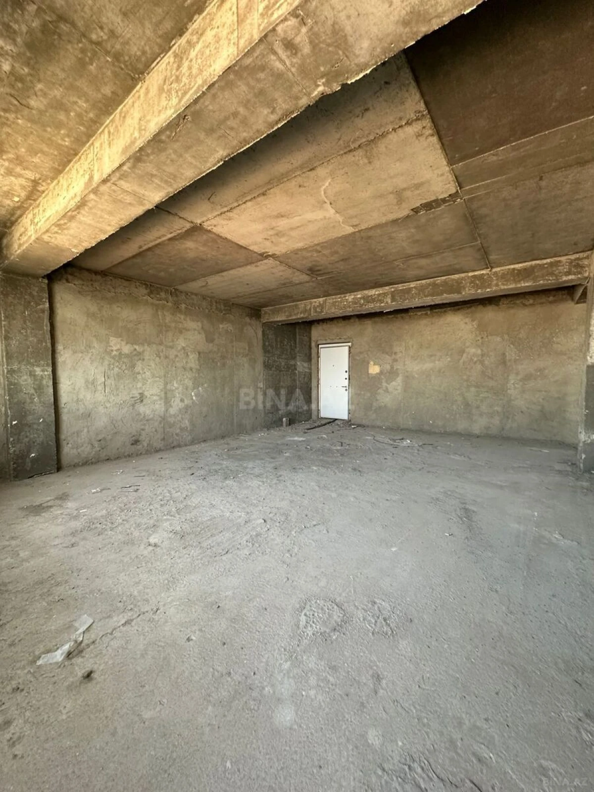 Satılır 3 otaqlı mənzil 140 m²