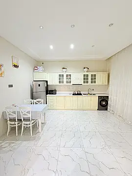 Kirayə verilir 4 otaqlı həyət evi 220 m²