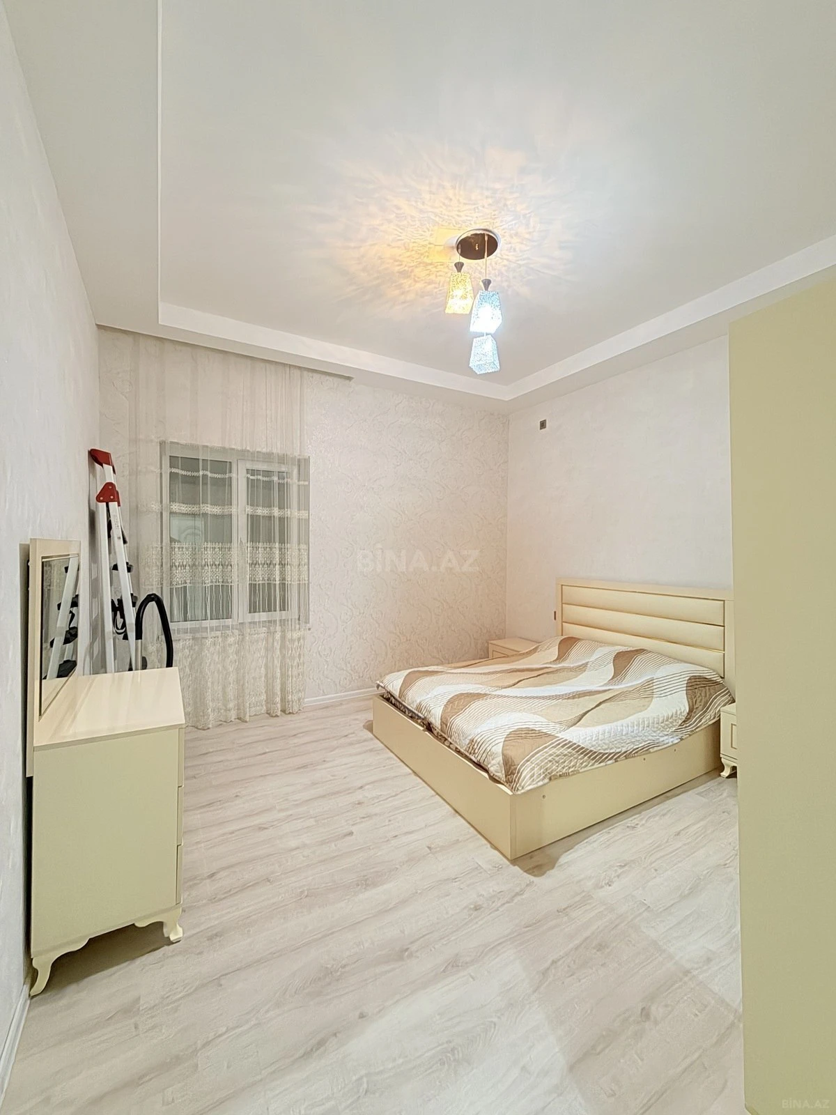Kirayə verilir 4 otaqlı həyət evi 220 m²