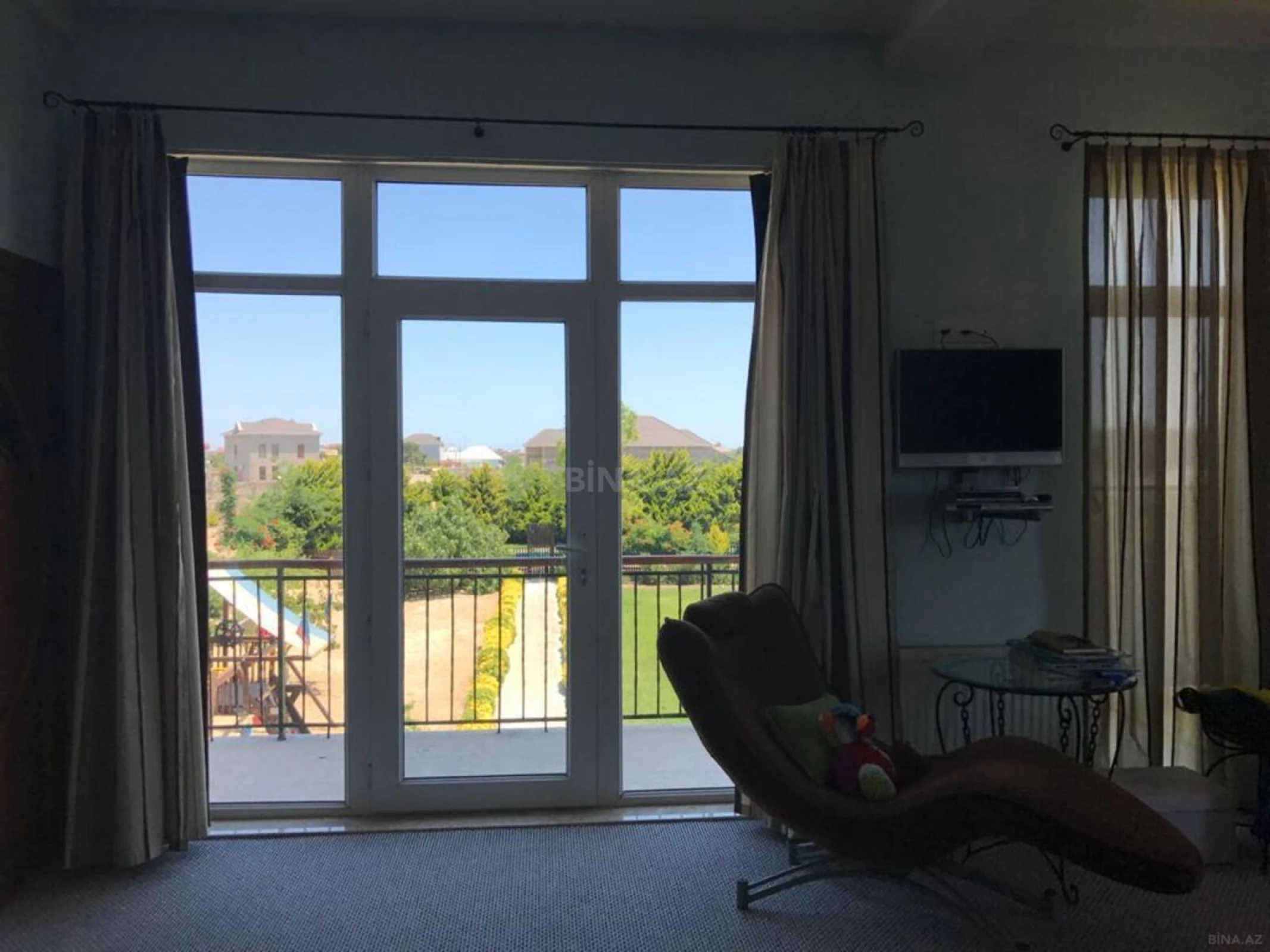 Kirayə verilir 5 otaqlı həyət evi 360 m²