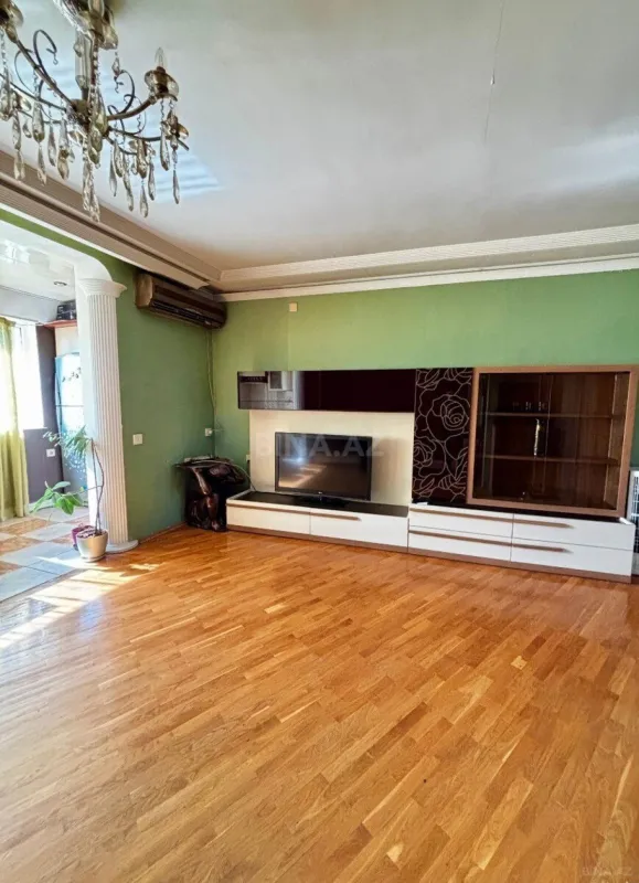 Kirayə verilir 3 otaqlı mənzil 115 m²