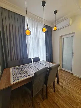 Kirayə verilir 2 otaqlı mənzil 55 m²