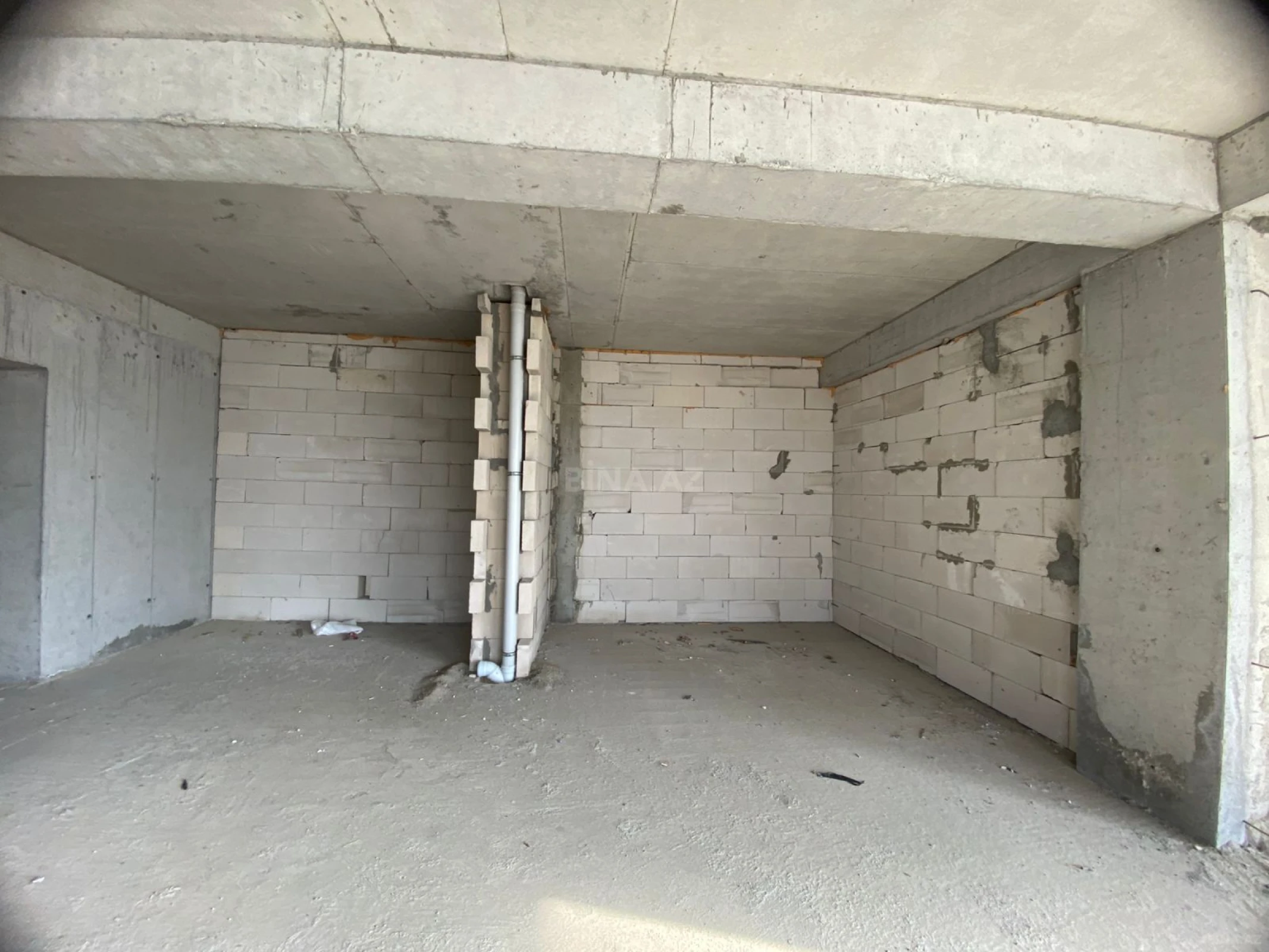 Satılır 3 otaqlı mənzil 152.5 m²