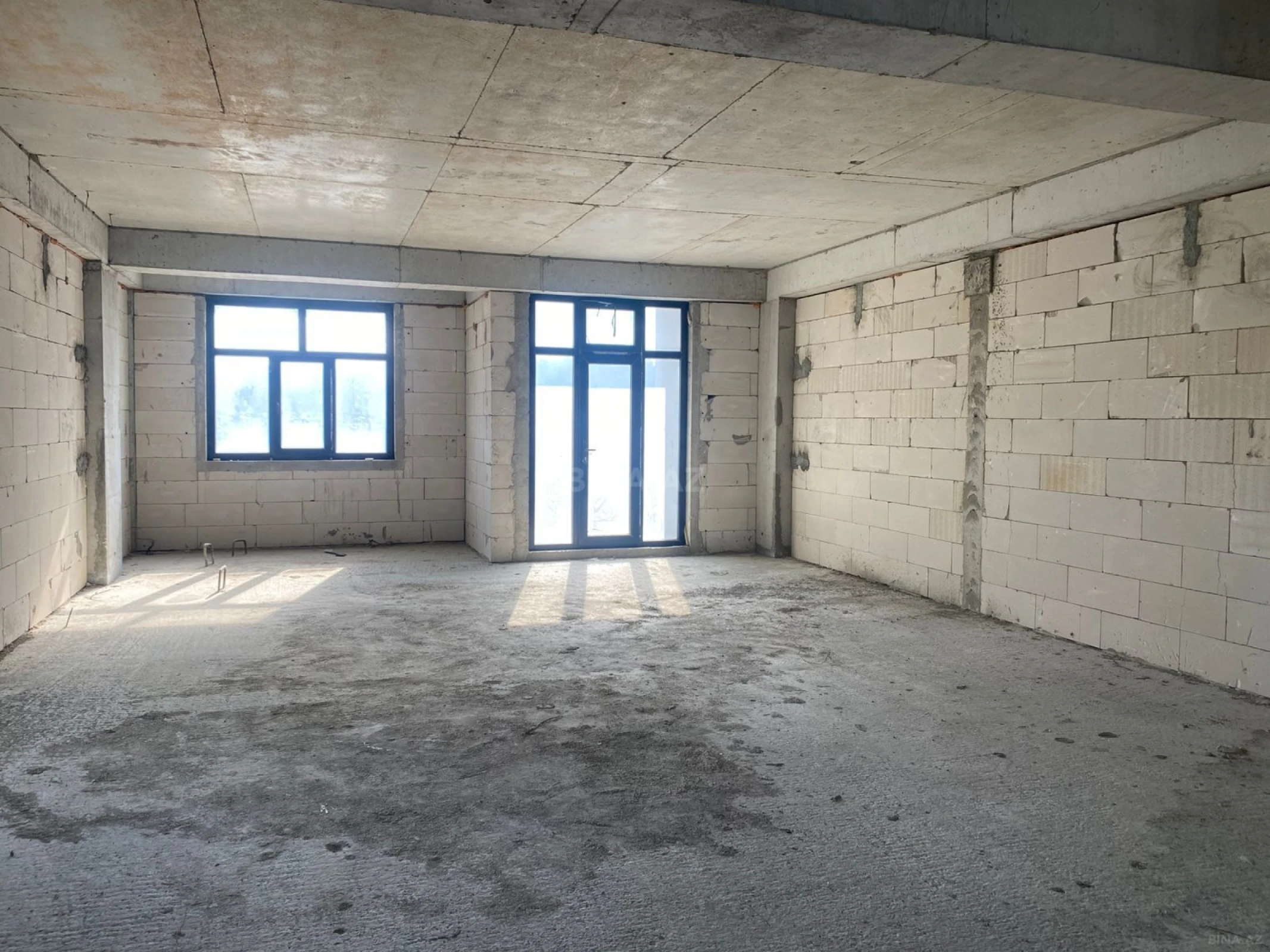 Satılır 3 otaqlı mənzil 152.5 m²