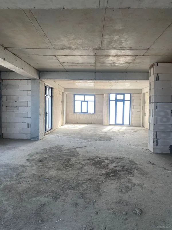 Satılır 3 otaqlı mənzil 152.5 m²