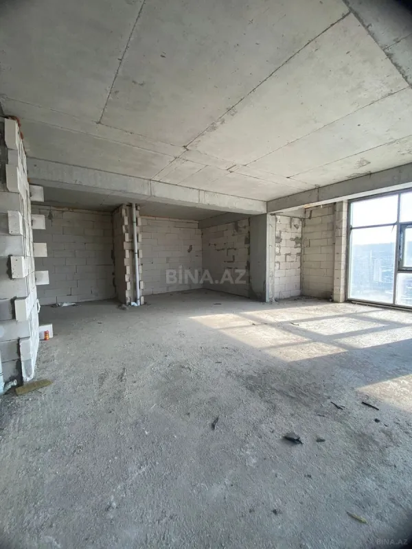 Satılır 3 otaqlı mənzil 152.5 m²