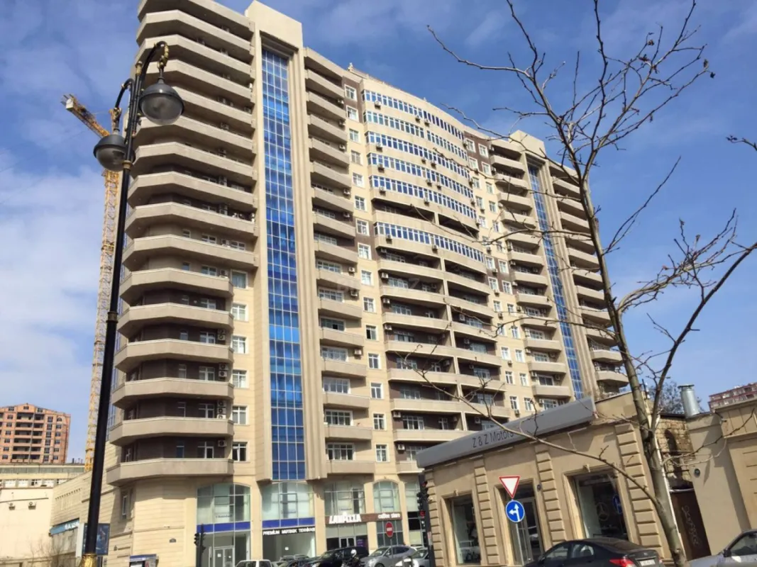 Kirayə verilir 3 otaqlı mənzil 160 m²