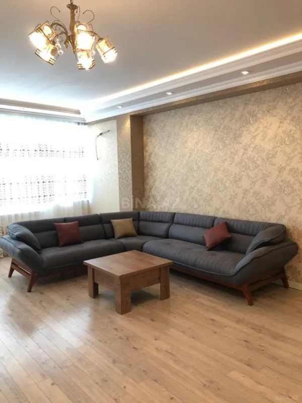 Kirayə verilir 3 otaqlı mənzil 160 m²