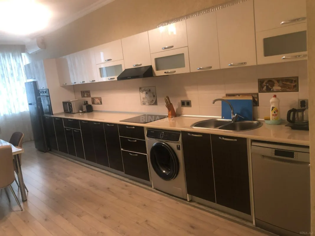 Kirayə verilir 3 otaqlı mənzil 160 m²