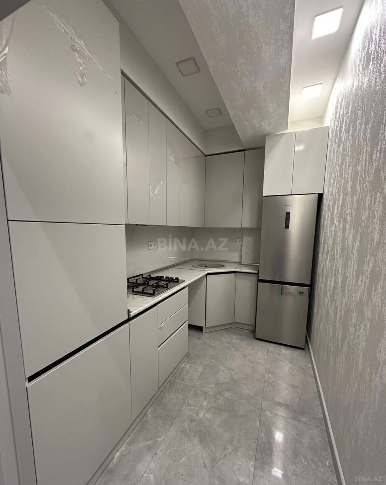 Kirayə verilir 2 otaqlı mənzil 65 m²
