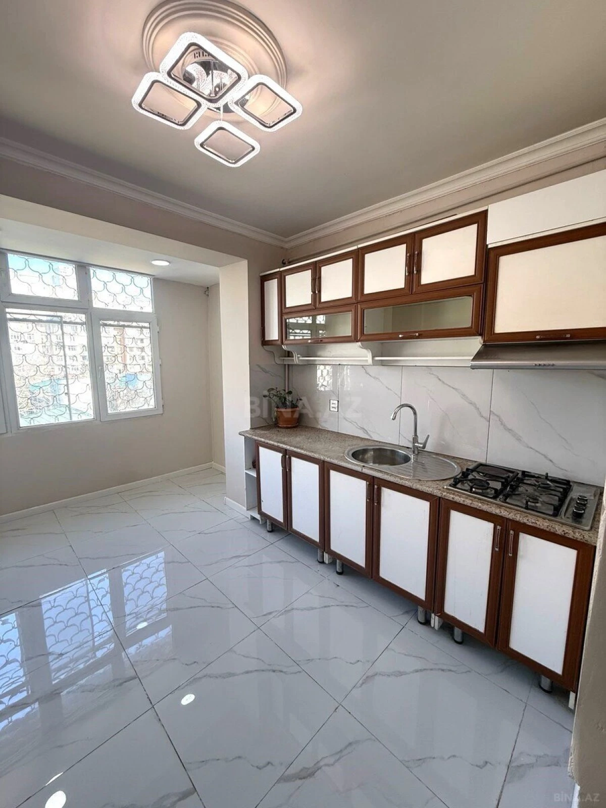 Satılır 3 otaqlı mənzil 86 m²