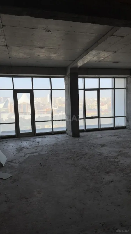 Satılır 3 otaqlı mənzil 140.6 m²