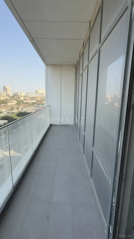 Satılır 3 otaqlı mənzil 140.6 m²
