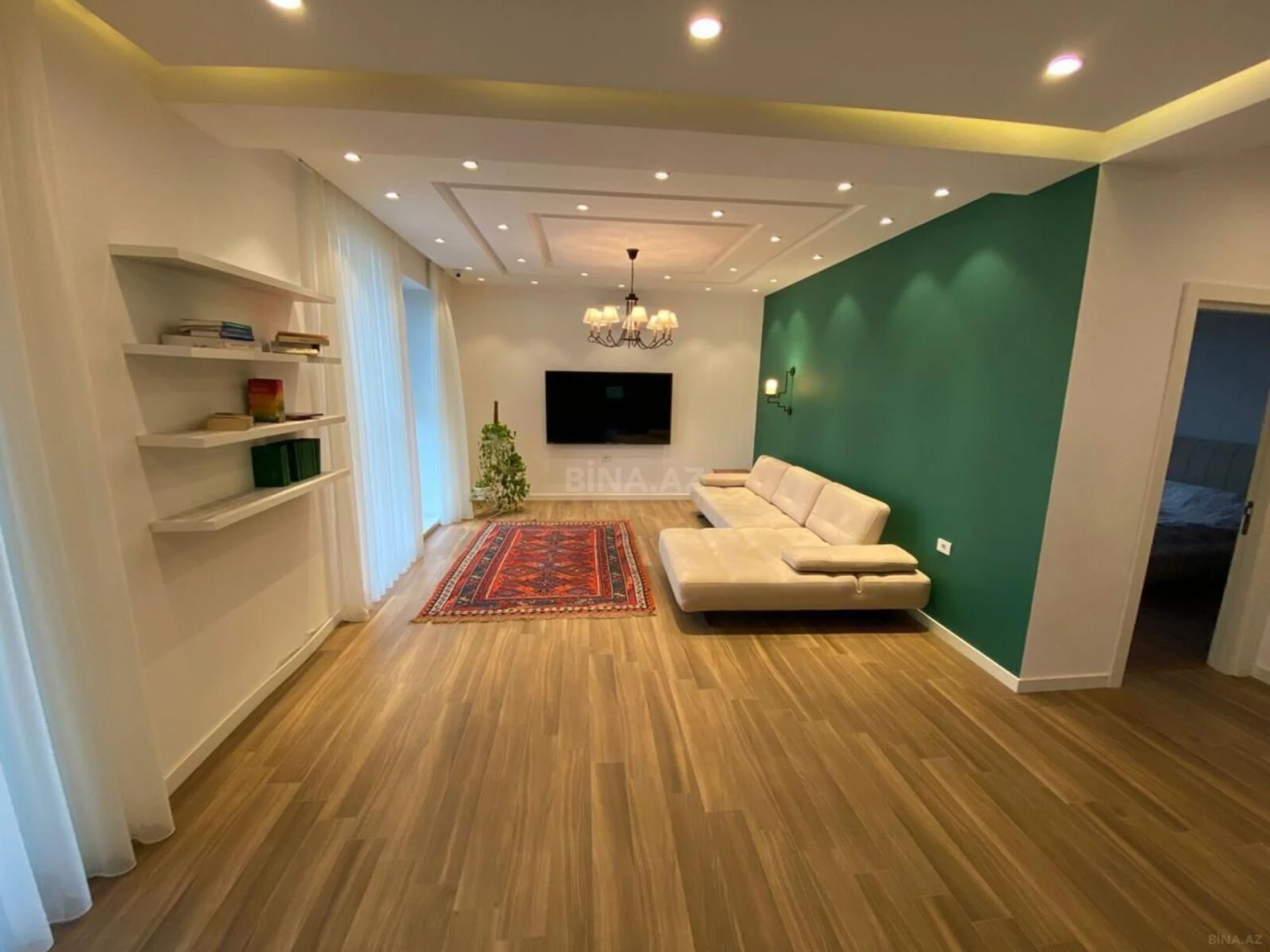 Kirayə verilir 5 otaqlı həyət evi 360 m²