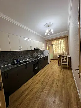 Kirayə verilir 2 otaqlı mənzil 100 m²