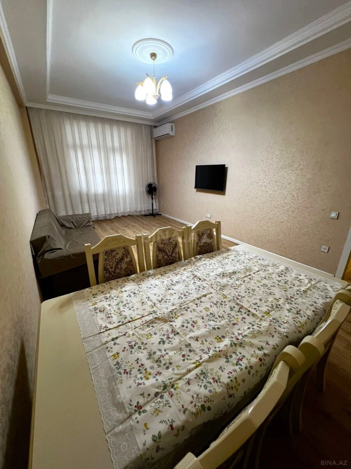 Kirayə verilir 2 otaqlı mənzil 100 m²