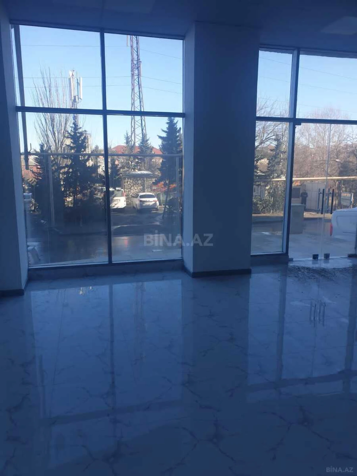 Kirayə verilir obyekt 102 m²