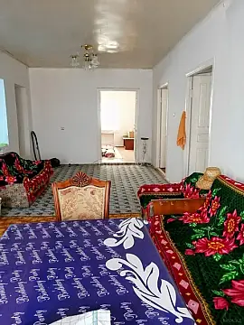 Satılır 4 otaqlı həyət evi 300 m²