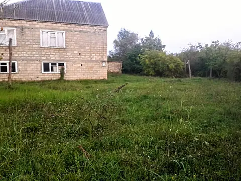 Satılır 4 otaqlı həyət evi 300 m²