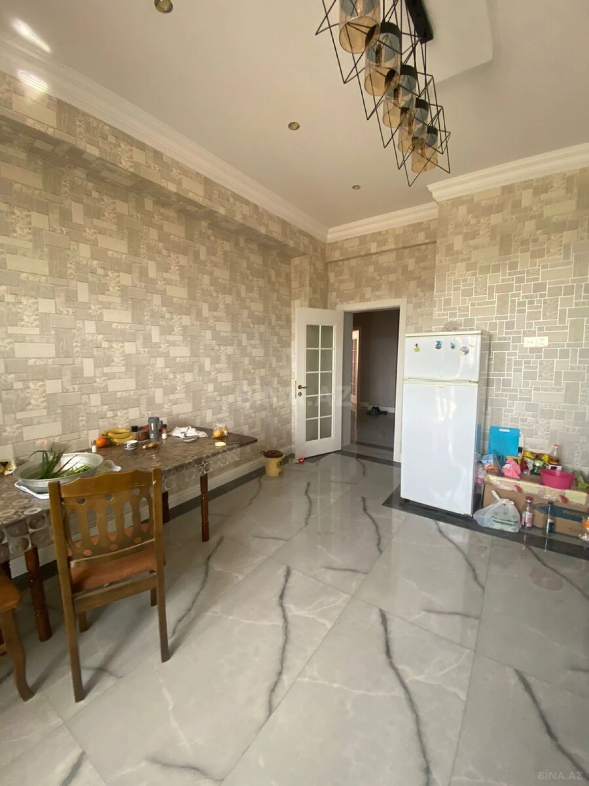 Satılır 3 otaqlı mənzil 141.4 m²
